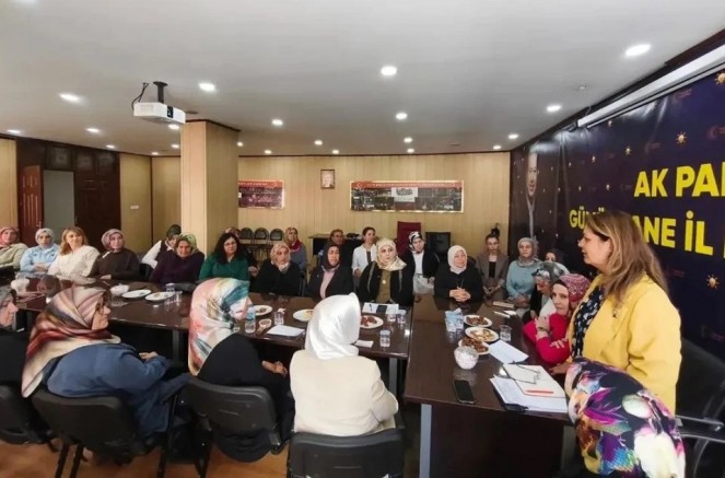 AK Parti Gümüşhane Kadın Kolları Teşkilatı İstişare Toplantısında Buluştu