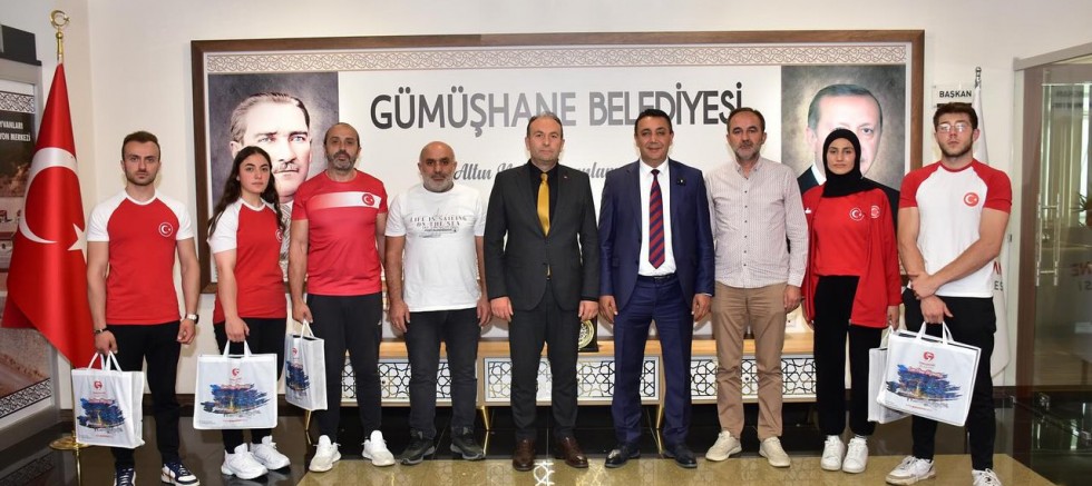 BAŞER MİLLİ ANTRENÖR VE SPORCULAR İLE BİR ARAYA GELDİ.