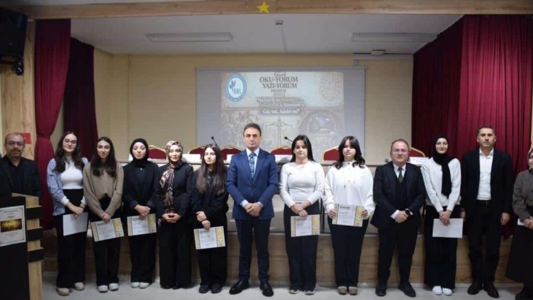 GÜMÜŞHANE'DE GELECEĞİN DEVLET ADAMLARI TARİHİN BİLGELİĞİYLE BULUŞTU