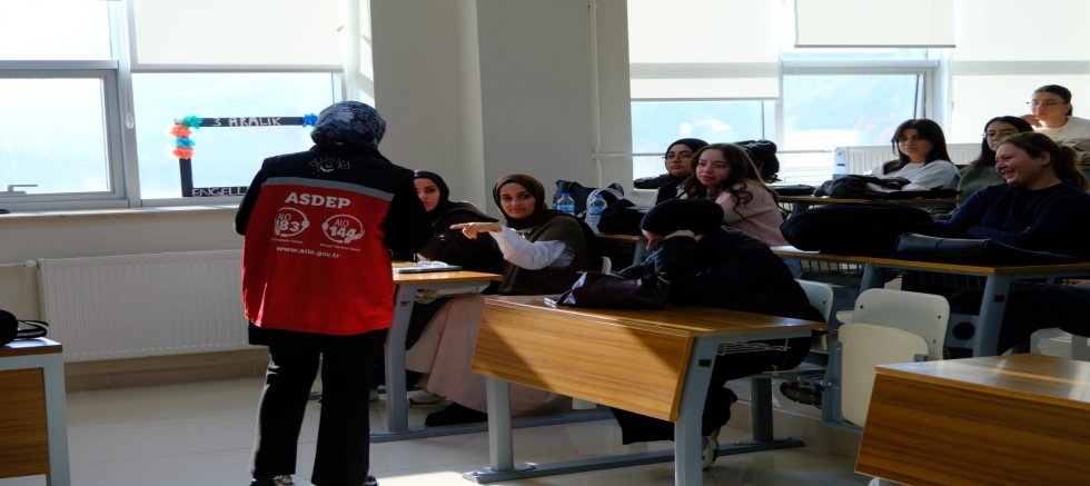 Aile ve Sosyal Hizmetler İl Müdürlüğünden Bağımlılıkla Mücadelede Eğitimi 