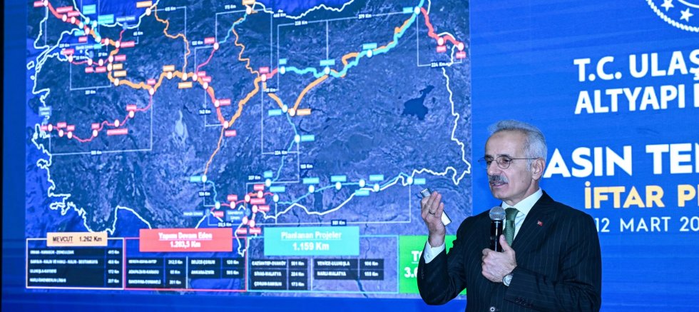 Bakan Uraloğlu: “Gümüşhane-Bayburt Havalimanı Bu Yıl Tamamlanacak”