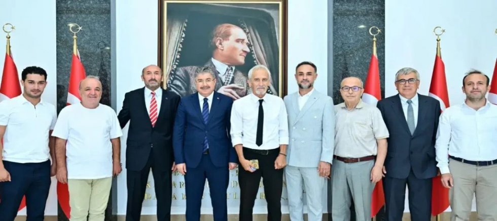 Eskişehir’deki Gümüşhanelilerden Vali Yılmaz’a ziyaret: Eylül Ayındaki Büyük Buluşmaya Davet Ettiler