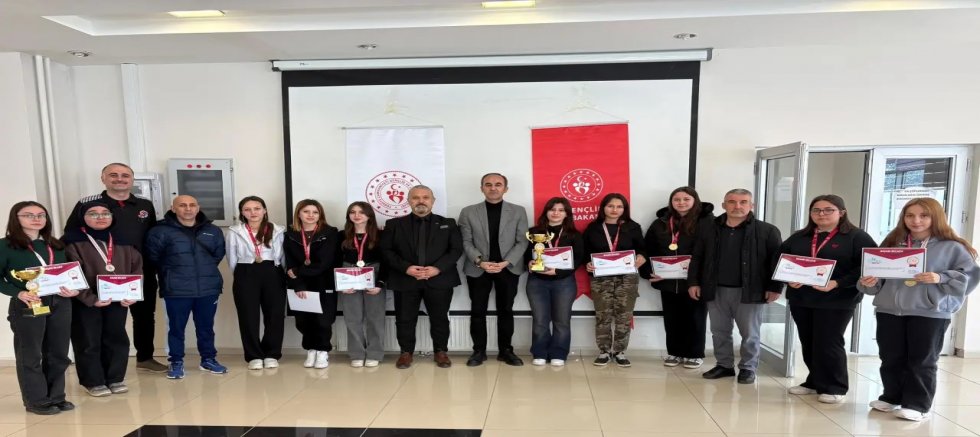 Gümüşhane’de Okul Sporları Satranç İl Birinciliği Müsabakaları Tamamlandı