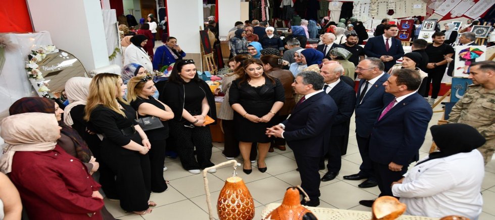 GÜMÜŞHANE MERKEZ HALK EĞİTİMİ MERKEZİ YILSONU SERGİSİ AÇILDI