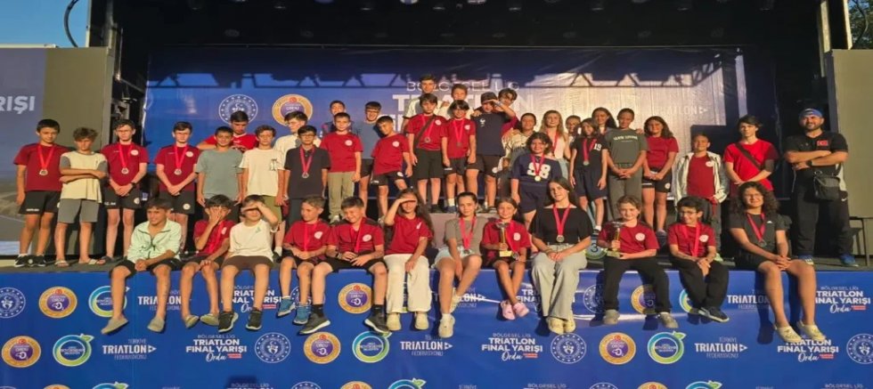 Gümüşhane Triatlon Ekibi Ordu’daki Bölgesel Lig Finali’nden 4 Kupa ve Madalyalarla Döndü