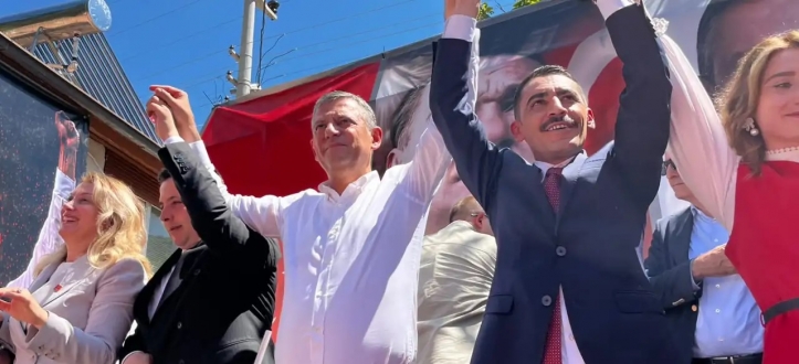 Özgür Özel Tekke’de konuştu: “Tekke’nin iradesine sahip çıkmaya geldik”