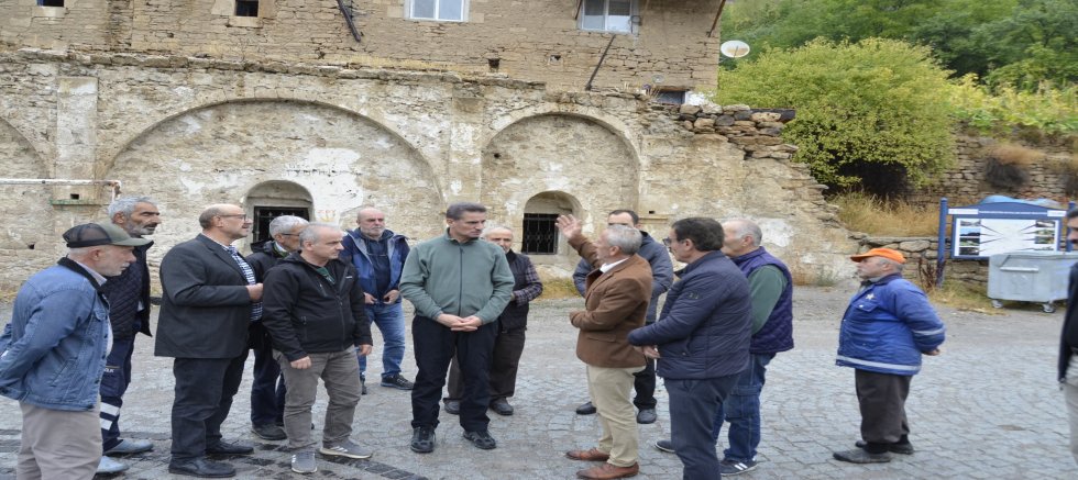 Vali  Aydın Baruş,  Olucak Köyünü ziyaret 