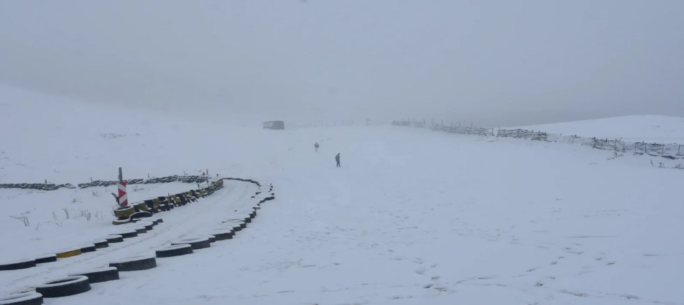 Zigana Dağı karla kaplandı! Kayakseverler hafta sonunu bekliyor
