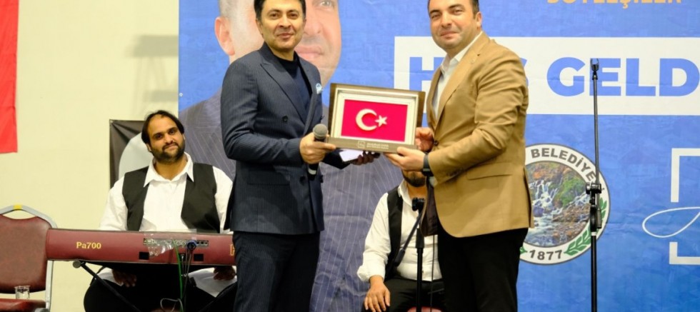 Şiran’da İlahî Gecesi Coşkusu: Abdurrahman Önül Sahne Aldı