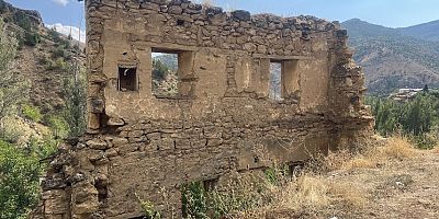 2 Bin yıllık kalenin tescili yok! Turizm tarihi yerleşim var diyerek olmuyor