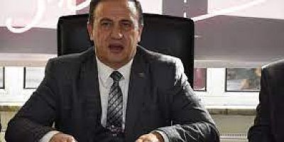 30 Ağustos Zafer Bayramında Gümüşhane'de Soğuk Hava Esti: ‘Makam ve İtibarın Korunması Lazım’