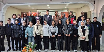 AİLE VE SOSYAL HİZMETLER İL MÜDÜRLÜĞÜ, VATAN VE KAHRAMANLIK BULUŞMALARIYLA GENÇLERDE TARİH ŞUURUNU GÜÇLENDİRİYOR