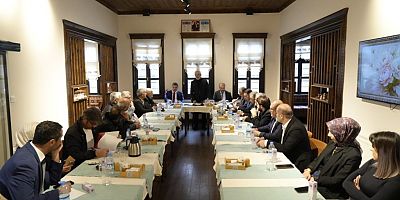 AK Parti kentteki hizmet ve yatırımlar masaya yatırıldı