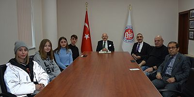 AKÇAY ÖĞRENCİLERİN SORULARINI CEVAPLADI