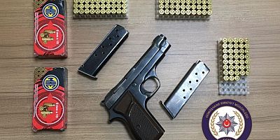 Alacaklısının evine silah zoruyla girmeye çalışan şahıs yakalandı