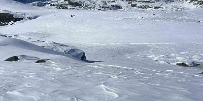Artabel Gölleri Tabiat Parkı’nda bulunan 20’den fazla göl buz tuttu
