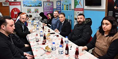 ARZULAR İLKOKULU VE ŞEHİT RAMAZAN MEŞE İMAM HATİP ORTAOKULUNDA ÖĞRETMENLERLE İFTAR BULUŞMASI