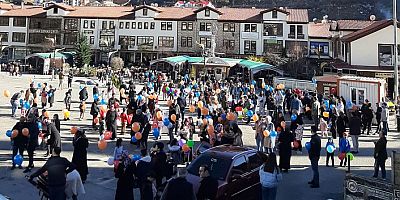 Balonlar Yunus Emre için uçuruldu