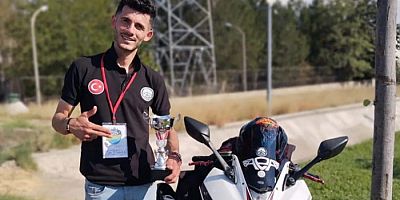 Barış Gedik, Gümüşhane'ye Motosiklette İlk Kupanın Gururunu Yaşattı