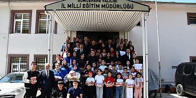 Başarılı Öğrenciler Ödül Töreninde Bir Araya Geldi