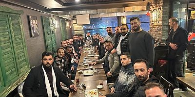 Başer gençler ile kol kola yürüyor