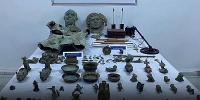 Bayburt ve Gümüşhane'de Tarihi Eser Kaçakçılığına Darbe: 156 Parça Obje Ele Geçirildi