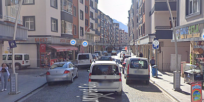 Cumhuriyet Caddesi’nde gürültü yapan 2 şahsa para cezası