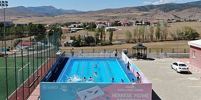 Denizi olmayan şehirde 3 bin kişi yüzme öğrendi