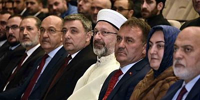 Diyanet İşleri Başkanı Erbaş, Gümüşhane’de üniversite öğrencileri ile bir araya geldi