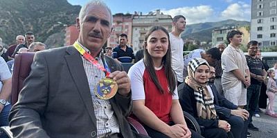 Dünya şampiyonu bilek güreşçisi Rabia Kayahan, Torul