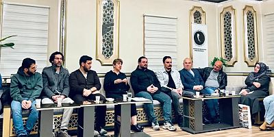 Ebeveynlere Altın Öğütler: “Çocuğunuzu Ekranla Değil, Muhabbetle Büyütün”