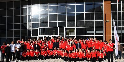 Ertuğrul Sağlam, Gümüşhane'de Spor Lisesi Öğrenci ve Öğretmenleriyle Bir Araya Geldi