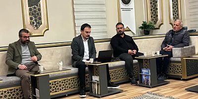 “Ferrari Neden Reklam Yapmaz?” Doç. Dr. Ersin Diker Reklam Dünyasının Sırlarını Gümüşhane’de Anlattı