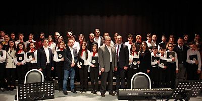 Final Okulları Türkülerle Coşturdu