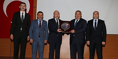 “Gençlik Çağında Bilgi ve Gelecek Planlaması” Konferansı