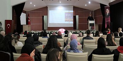 Gençlik Merkezi ve Bağımlılıkla Mücadele Programı Düzenlendi