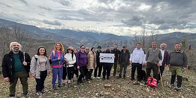Godanas Ormanlarını 14 kilometre yürüyerek aştılar!
