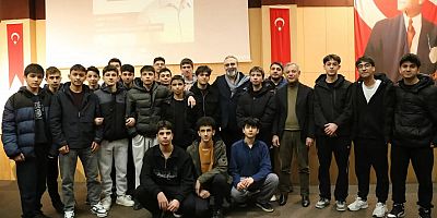 GÜ’de Senai Demirci İle “Ramazan’a Dair” Söyleşisi düzenlendi