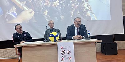 GÜ’de “Voleybol İçin Gel Çekiliş İçin Kal” Söyleşisi Gerçekleştirildi