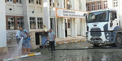 Gümüşhane Belediyesinden Okullarda Temizlik  Yıkama Ve  Çalışması 
