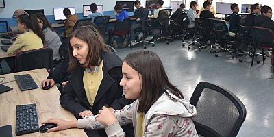 Gümüşhane'de 29 atölyede öğrencilere kodlama eğitimi veriliyor