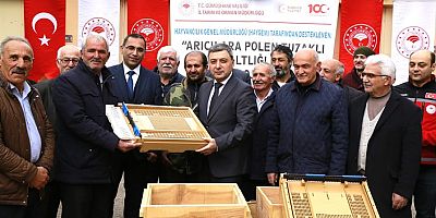 Gümüşhane’de arıcılara bin 320 adet polen tuzaklı kovan altlığı dağıtıldı
