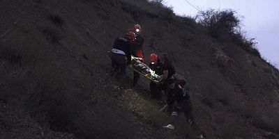 Gümüşhane’de arkadaşıyla gezintiye çıkan erkek hemşire kayalıklardan düştü