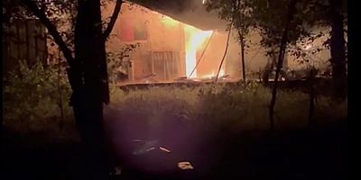 Gümüşhane’de çıkan yangında iki ev ve bir ahır kullanılamaz hale geldi