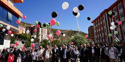 Gümüşhane’de Gazze için balonlar gökyüzüne bırakıldı