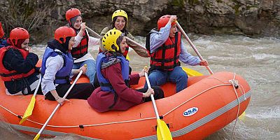 Gümüşhane’de Kelkit Çayı’nda rafting heyecanı