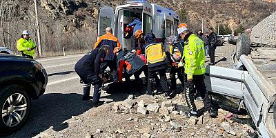 Gümüşhane'de otomobil ters döndü: 2 yaralı