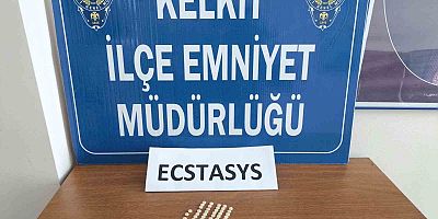 Gümüşhane’de şase numarası değiştirilmiş araç ve binlerce kaçak malzeme ele geçirildi