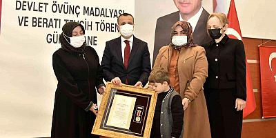 Gümüşhane'de şehit ailesine Devlet Övünç Madalyası Verildi