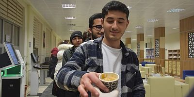 Gümüşhane'de üniversite öğrencilerine 'herle' ikram edildi